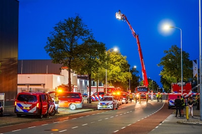 Balk valt in salpeterzuur in Eindhoven: situatie onder controle, speciaal brandweerteam met zeven wa