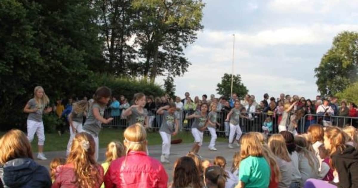 Optreden jonge streetdancers Nuland