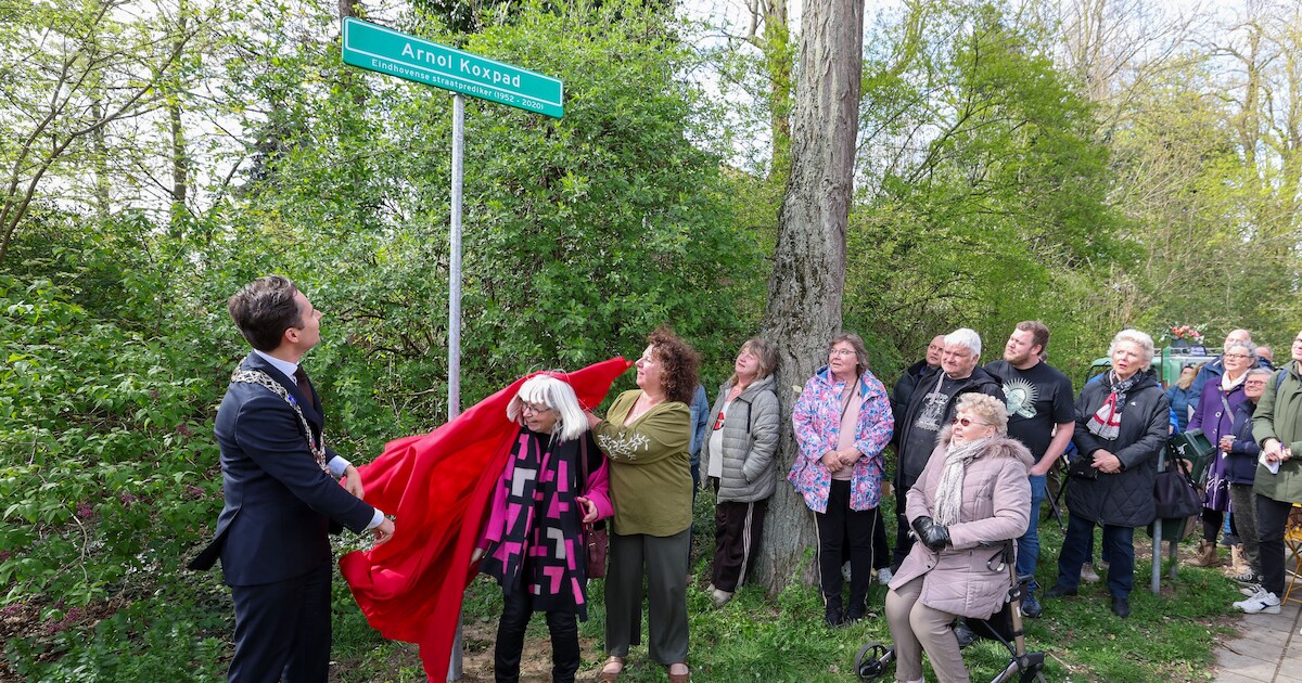 Arnol Kox heeft eigen straatnaam in Eindhoven, emoties bij onthulling ...