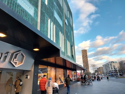 Roemeen stal twee dure Chanel-zonnebrillen bij de Bijenkorf in Eindhoven: ‘Ik had geen keus’