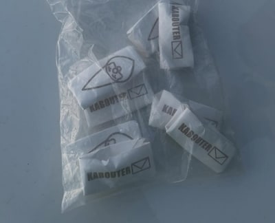 Kabouters op drugszakjes in Eindhoven: politie pakt spul af