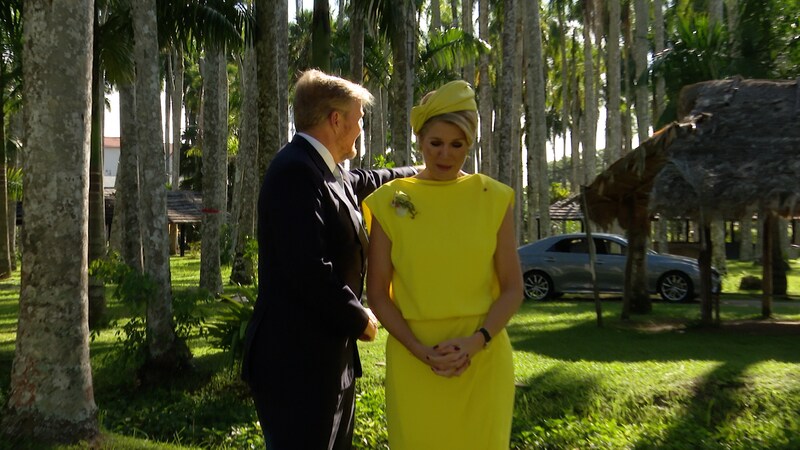 Willem-Alexander en Máxima tijdens het fotomoment.