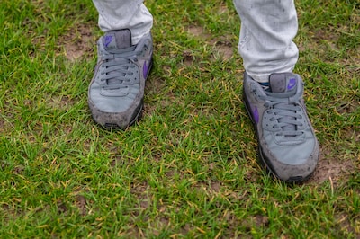 Is dit het slechtste voetbalveld van de regio? ‘Het is dweilen met de kraan open’