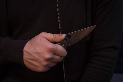 Twee mannen gewond bij vechtpartij in Best, politie houdt twee verdachten aan