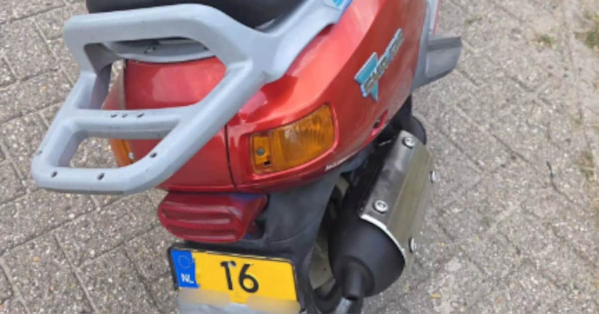 Jongen (17) plakt kenteken af om boetes te ontlopen, maar raakt motorfiets kwijt