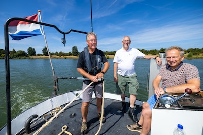 Succes van museumboot De Schokker groeit Lithse vrijwilligers bijna boven het hoofd