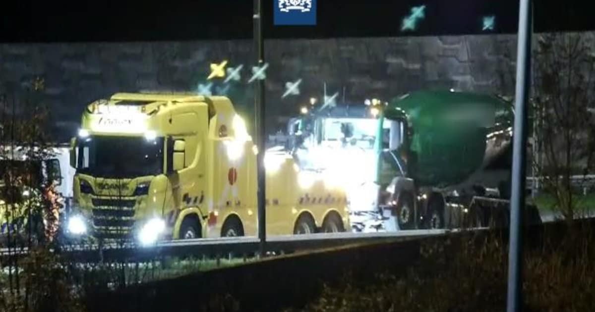 A59 dicht na ongeluk met vrachtwagen, verkeer moet omrijden.