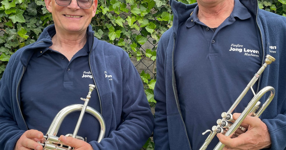 Broers Van den Bosch blazen al zestig jaar bij fanfare Jong leven Macharen