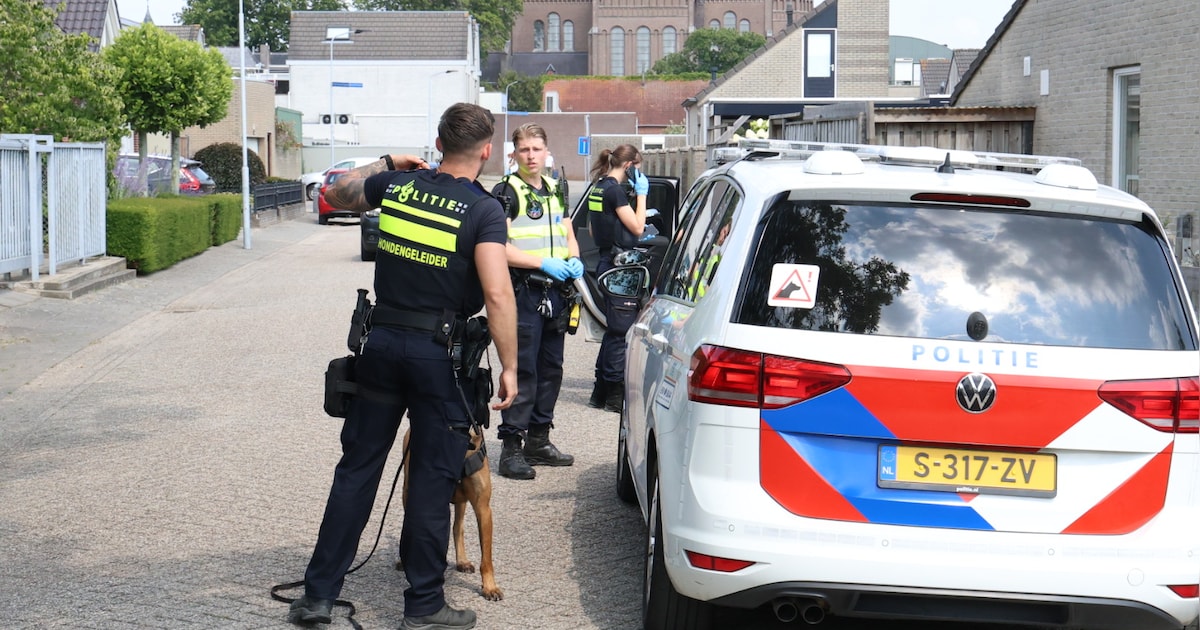 Overval op fotozaak Beneden-Leeuwen, dader ingerekend | Foto