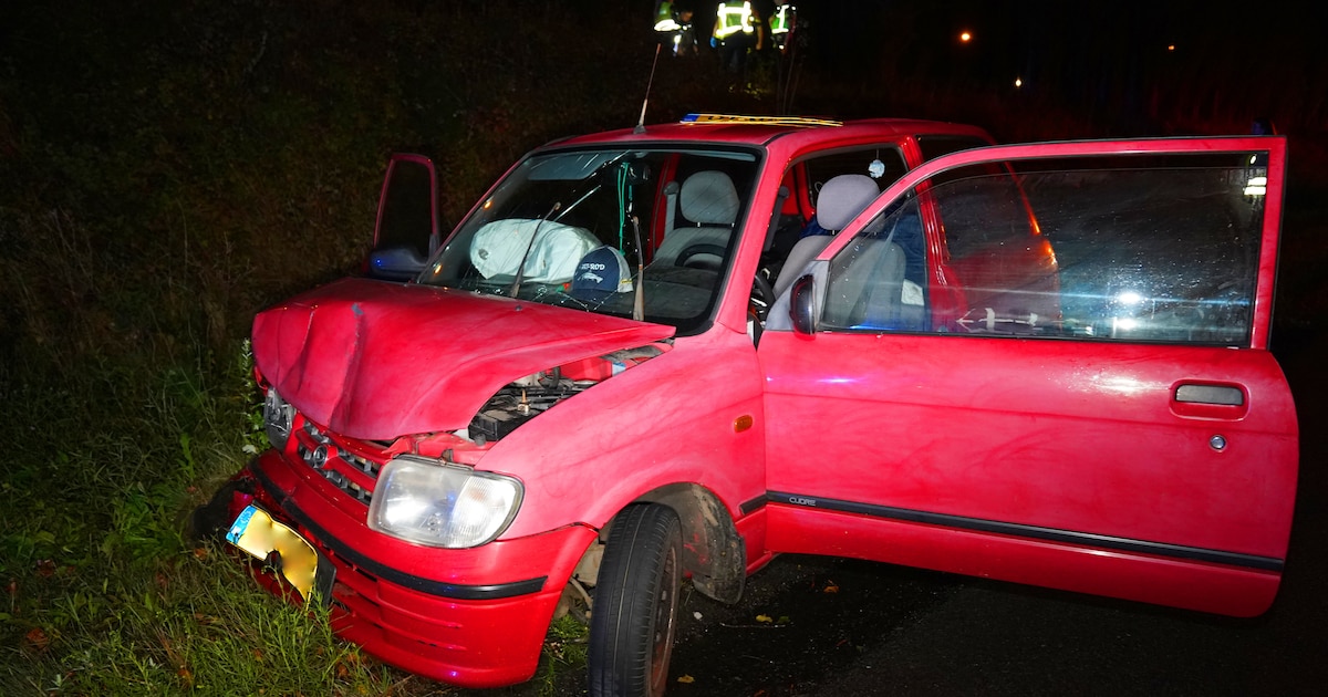 Bestuurder neemt de benen na botsing met auto op N279 bij Heeswijk Dinther.