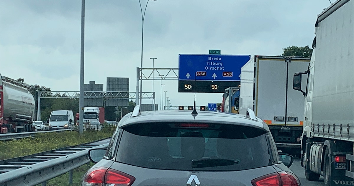 LIVE Files in Brabant | Uur vertraging op A2 tussen Veghel en Kerkdriel, A58 bij Roosendaal in één r