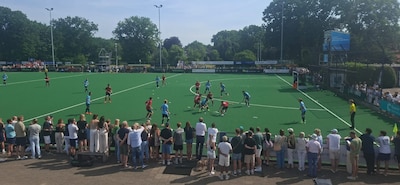 Treffer in slotseconden bezorgt Tilburg goede uitgangspositie voor beslissend duel in eigen huis zondagmiddag