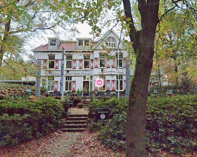 Toch vergunning nodig voor tijdelijke noodopvang in Oisterwijks hotel