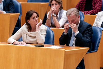 NSC-Kamerleden en hun 42 medewerkers nemen afscheid van de Tweede Kamer: 'Pittig'