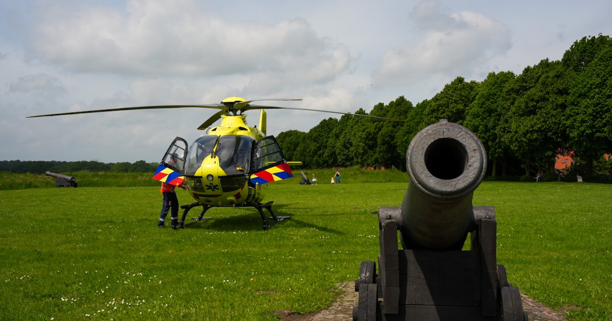 Vrouw zwaargewond nadat ze van fiets valt in Heusden, traumahelikopter landt