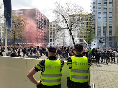 Zeventien arrestaties bij huldiging PSV in Eindhoven