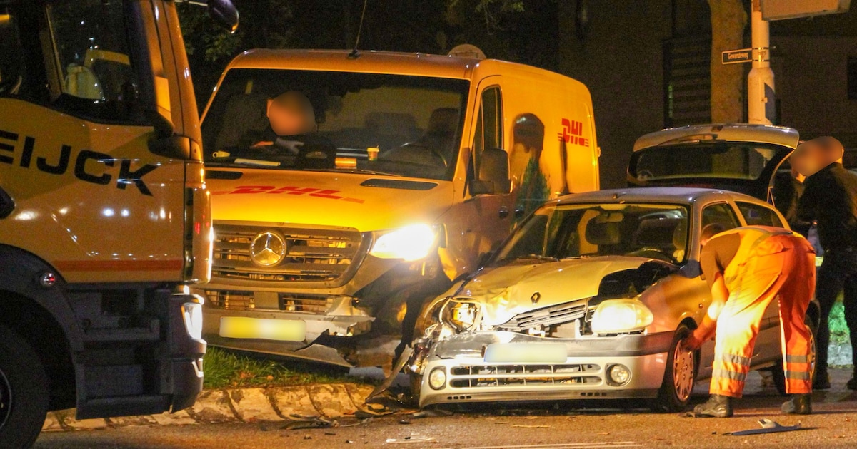 Gewonde bij botsing tussen auto en bestelbus in Oss.