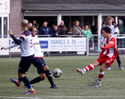 Rood Wit’62 maakt er tien tegen Sterksel, maar deelt complimenten uit aan tegenstander: ‘Ze bleven i