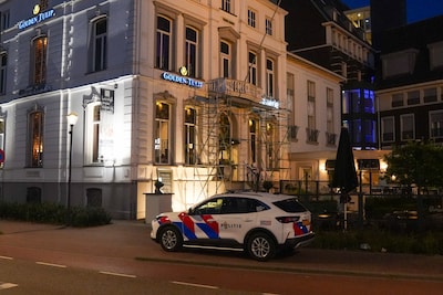 Helmonds hotel overvallen door man met vuurwapen, bedreigde medewerker moet kassa openen
