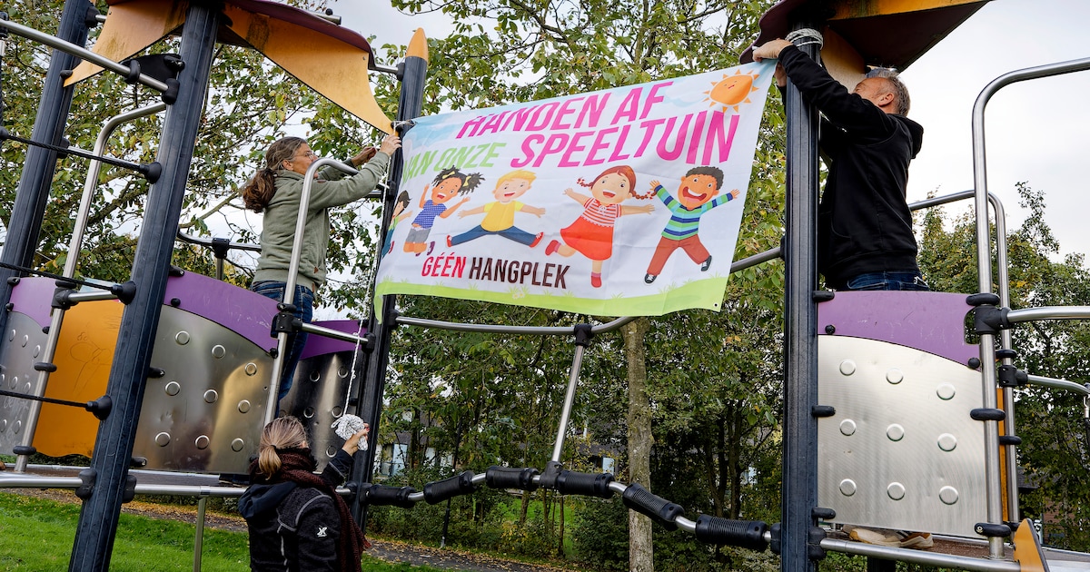 Den Bosch wil speeltuin ombouwen tot hangplek: buurtbewoners luiden alarm met protestspandoek