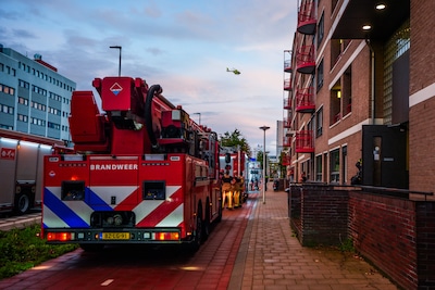 Brand in appartement aan Boschdijk Eindhoven: drie omwonenden ademen rook in, een slachtoffer naar z