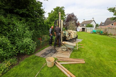 Kerosine in bodem Gerwen vanaf maart opgeruimd: honderd vrachtwagens zand en zes zwembaden grondwate