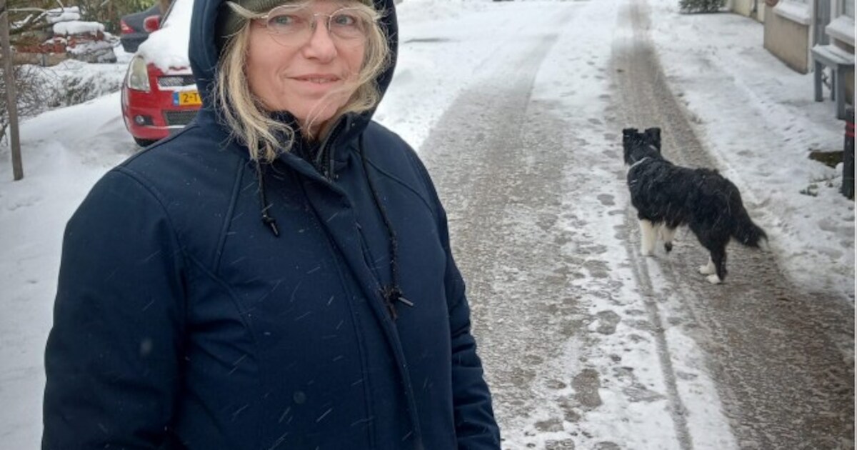 Wonen op het smalste stukje dijk tijdens sneeuwchaos? Gerdie lacht erom ...