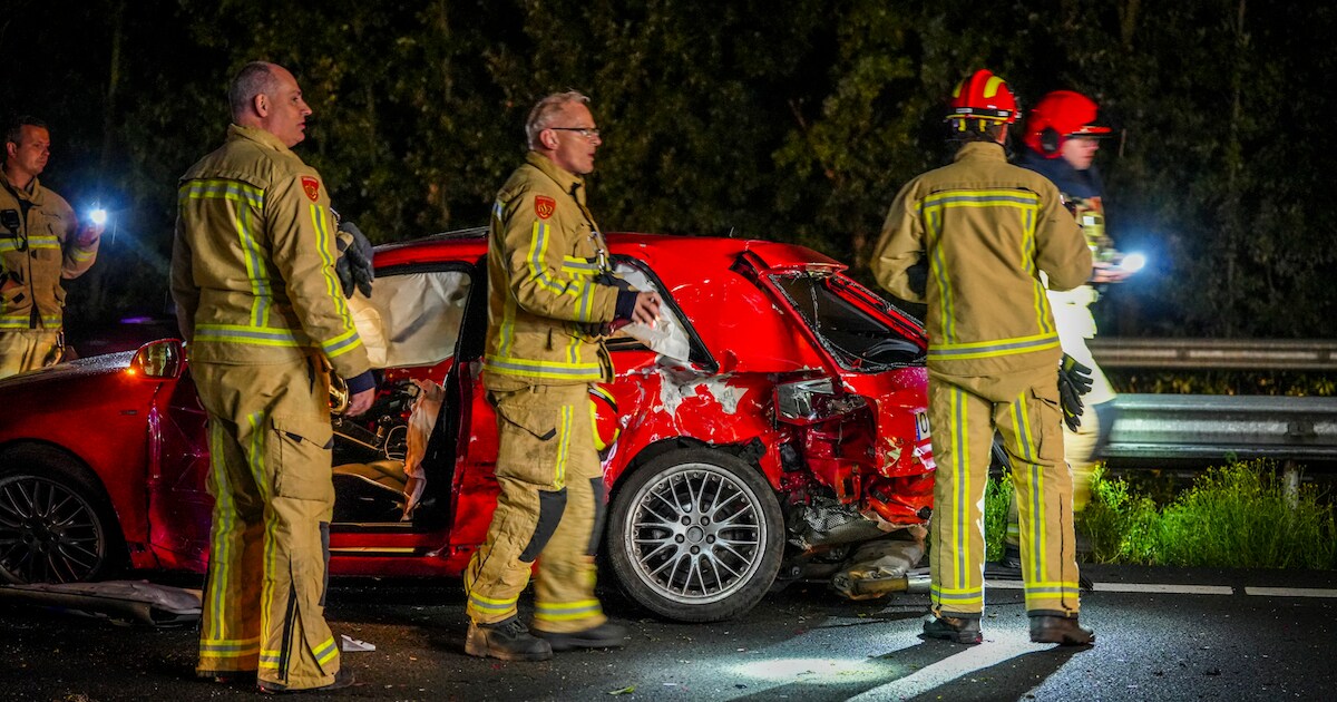 Ernstig ongeval op A2 bij Maarheeze: dode en zwaargewonde, snelweg uren dicht.
