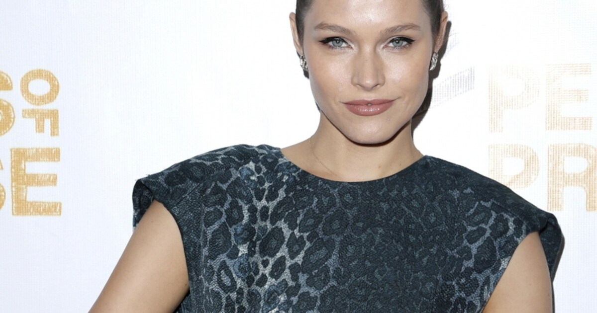 Topmodel Engel krijgt na jarenlange juridische strijd over dressuurpaard vergoeding van Academy Bart