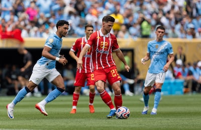 Brabander speelt ineens tegen sterren als Erling Haaland en Phil Foden: ‘Stond superveel druk op die duels’