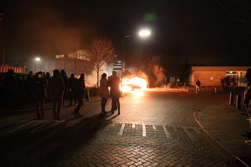 Auto in brand op de beruchte kruising in Veen.