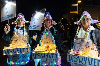 Verlichte optocht schittert in het eigenzinnige Heerewaarden