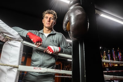 Bokssensatie Gradus Kraus slaat zich in twee ronden naar Europese titel