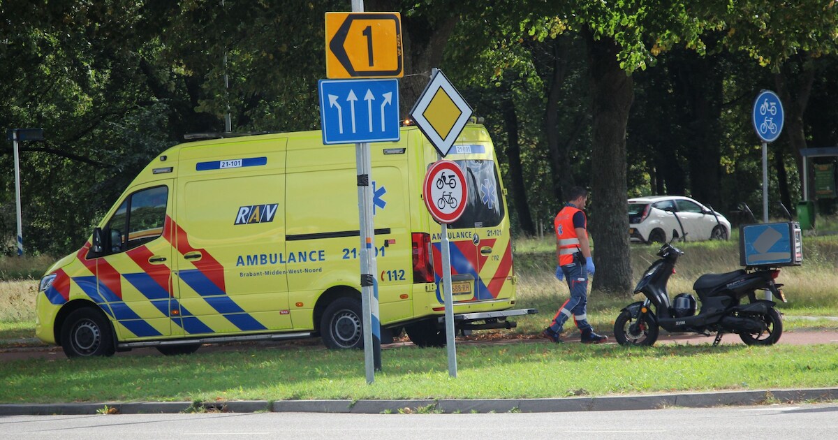 Maaltijdbezorger gewond bij aanrijding in Oss.