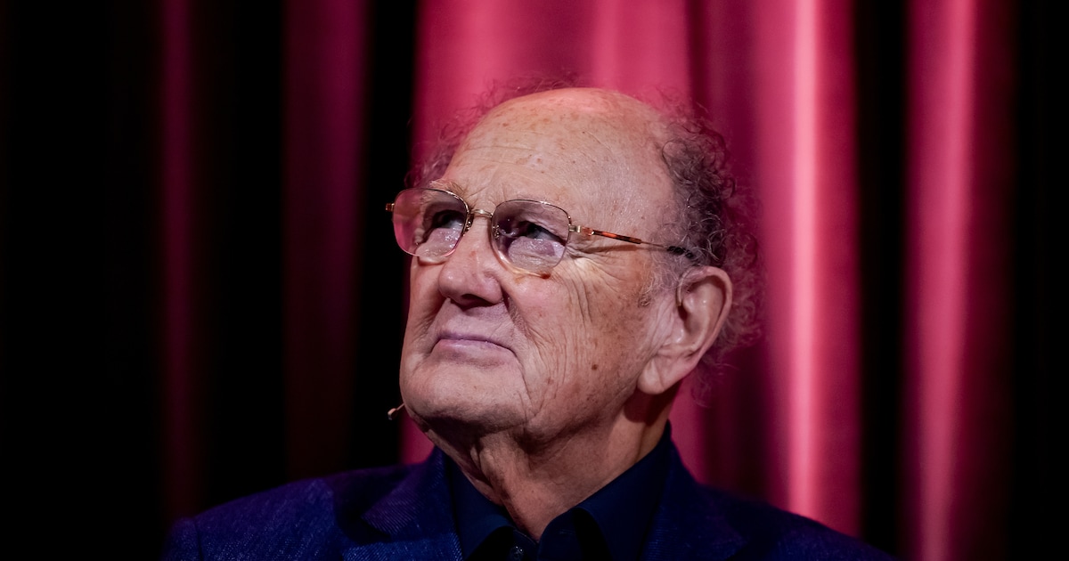 Joop van den Ende bekritiseert troonrede met advertentie in krant