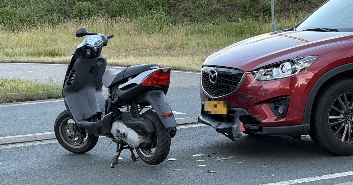 Automobilist en bromfietser botsen in Reek, beide bestuurders komen met de schrik vrij