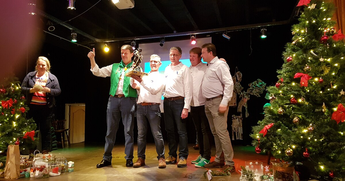 De Kneuters & Co verslaan nipt De SlimmeriQen in Crommertse Kwis