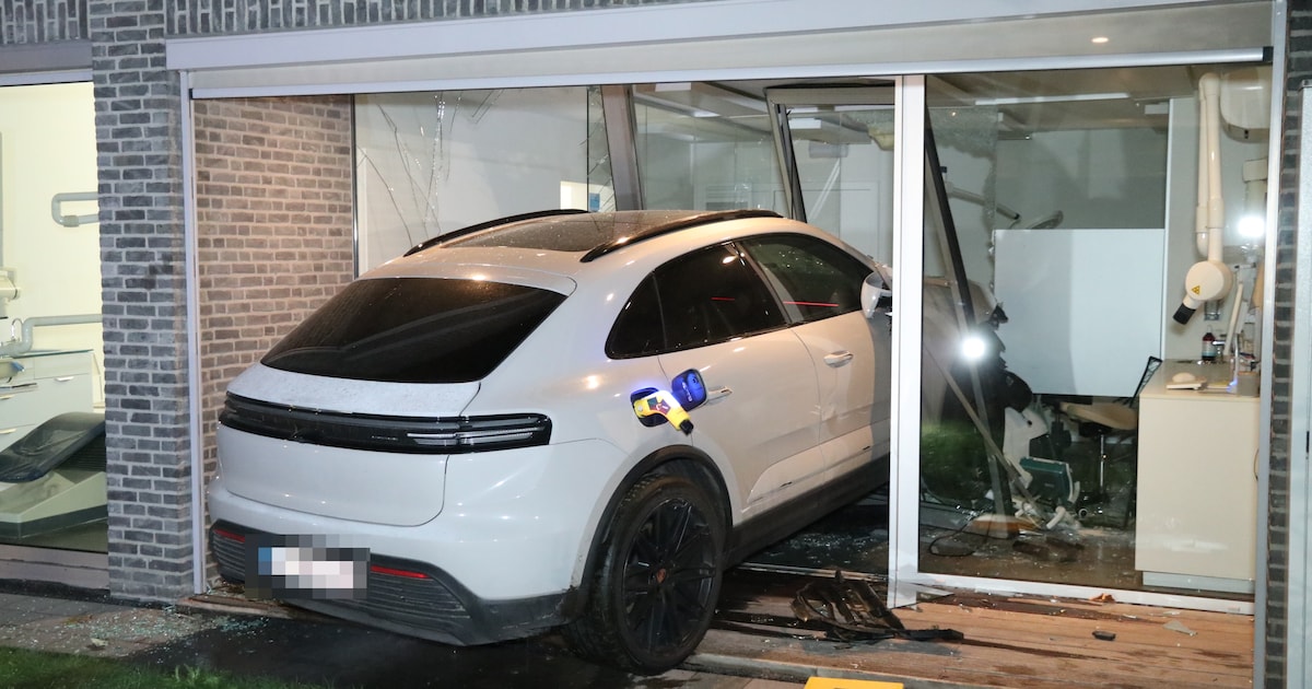 Ontslagen tandarts rijdt met Porsche dwars door praktijk van ex ...