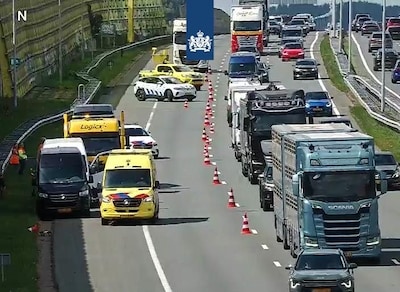 Meerdere voertuigen betrokken bij ongeluk op A2 bij Den Bosch, rijstrook is afgesloten