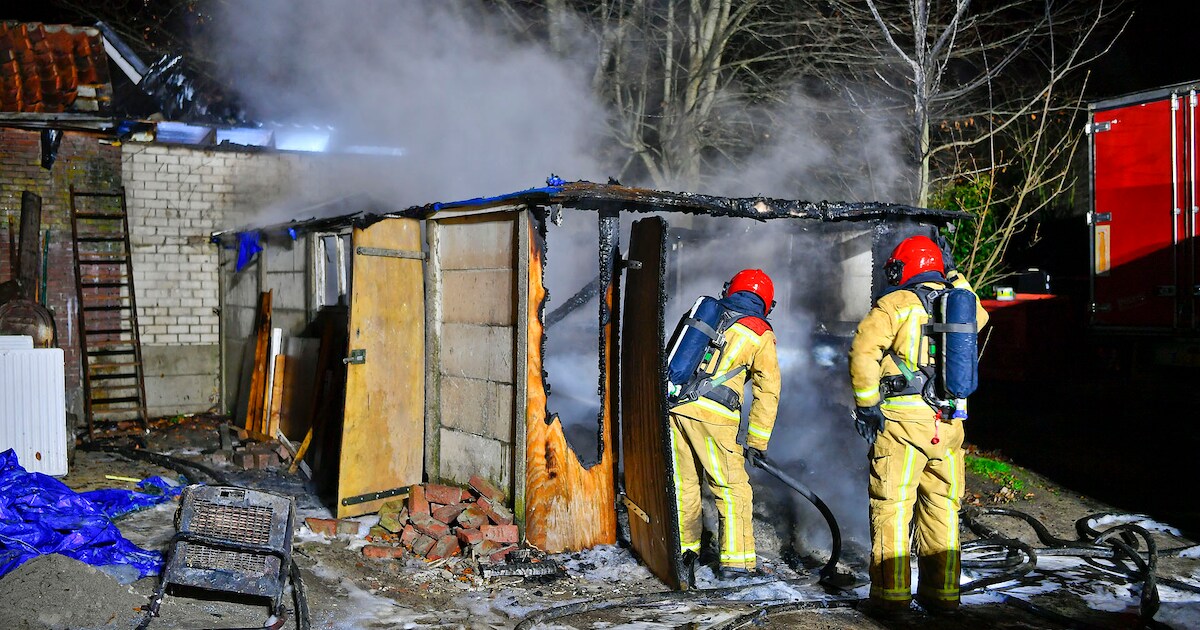 Schuur afgebrand in Hooge Mierde, brandweer voorkomt erger