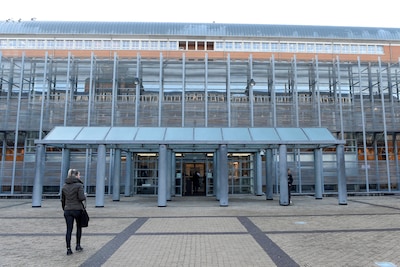 Eindhovenaar filmt vrouw op damestoilet ‘omdat ze me nat had gegooid’: ook verdacht van aanranden tw