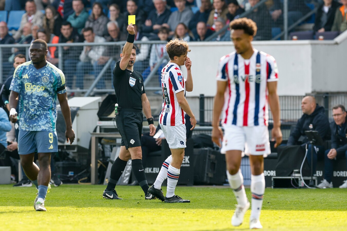Vader Joris werd om toestemming gevraagd, daarna werd zoon Jens ...
