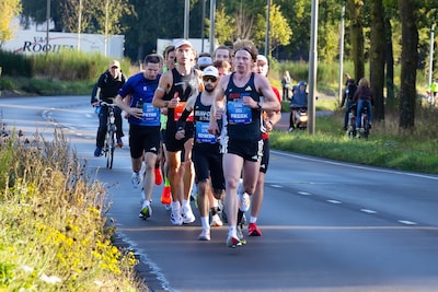 Auto-ongeluk staat topprestatie bij Marathon Eindhoven niet in de weg: ‘Als mijn hoofd vrij is, kan 