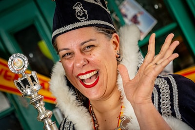 Eerste prinses carnaval doorbreekt jarenlange Alphense traditie: ‘Ik wil het niet verprutsen’