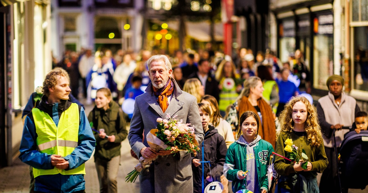 Isa Hoes Emotioneel Op 27e Verjaardag Van Zoon Merlijn: 'Toen Nog In Papa S Armen