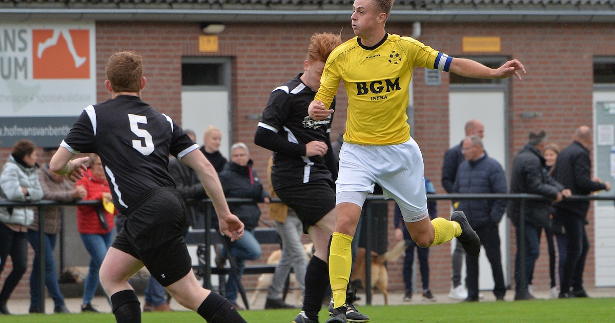 77-jarige scheidsrechter uit Etten-Leur steelt de show in Boerdonk