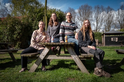 Vakantiegezinnen gezocht voor kinderen met problemen: ‘Op terugweg moest het kind huilen, ze wilde b