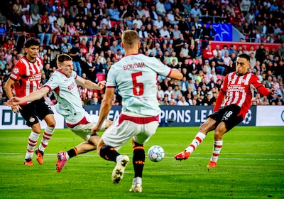 LIVE | De tijd begint langzaam te dringen voor PSV, waar ook Mijnans invalt