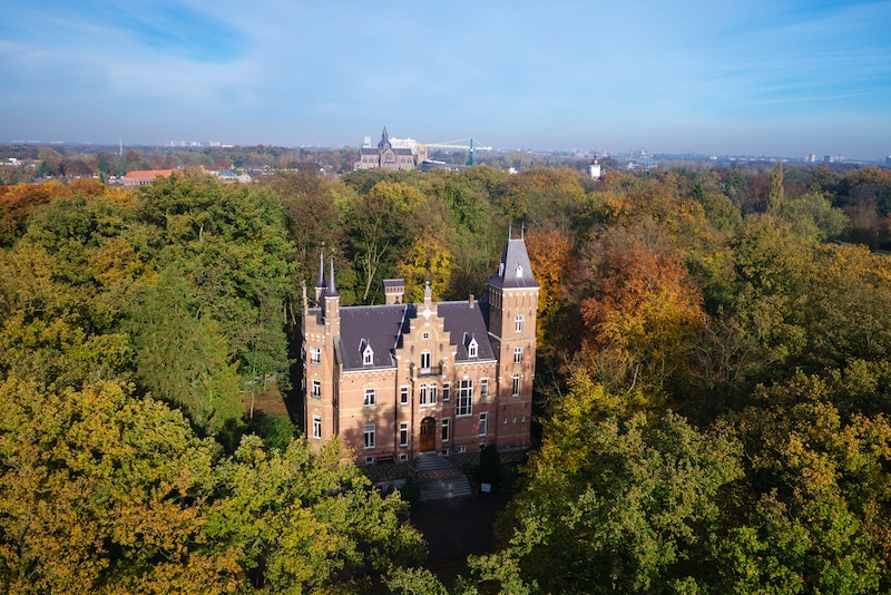 Roucouleur was het eerste pand dat in ‘Klein Reeburg’ werd gebouwd, in 1884. In opdracht van wijnhandelaar en oud-burgemeester van Vught, Aloysius M.J.T. van Rijckevorsel.