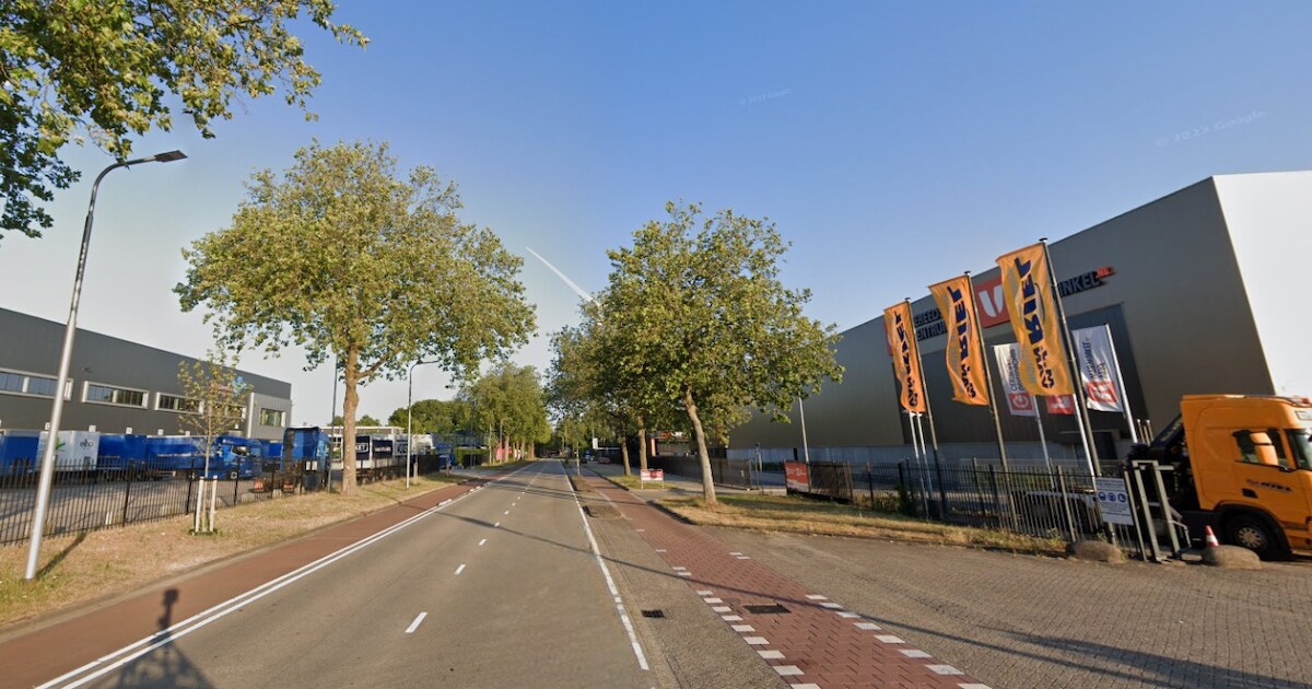 Achtervolging eindigt in botsing: politie arresteert drie mannen na inbraak in Tilburg.